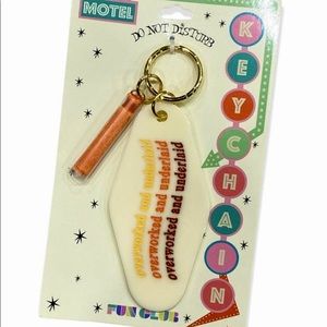🤣 NWT FUNNY RETRO KEYCHAIN! “OVERWORKED & UNDERLAID”
